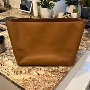 Cuyana large tote insert, like new, no signs of wear, tan/caramel color